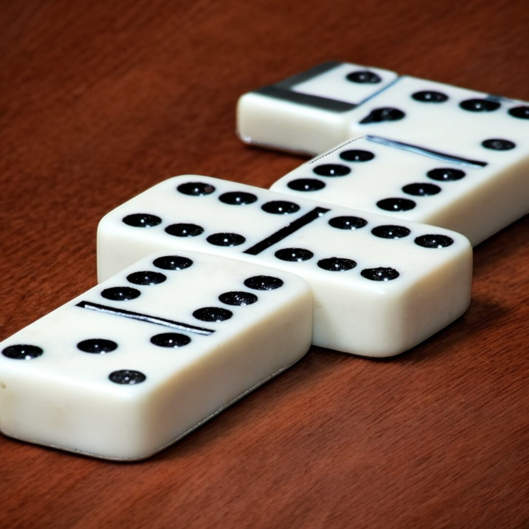 DOMINOES - JUMBO DOUBLE SIX IN BLACK VINYL CASE